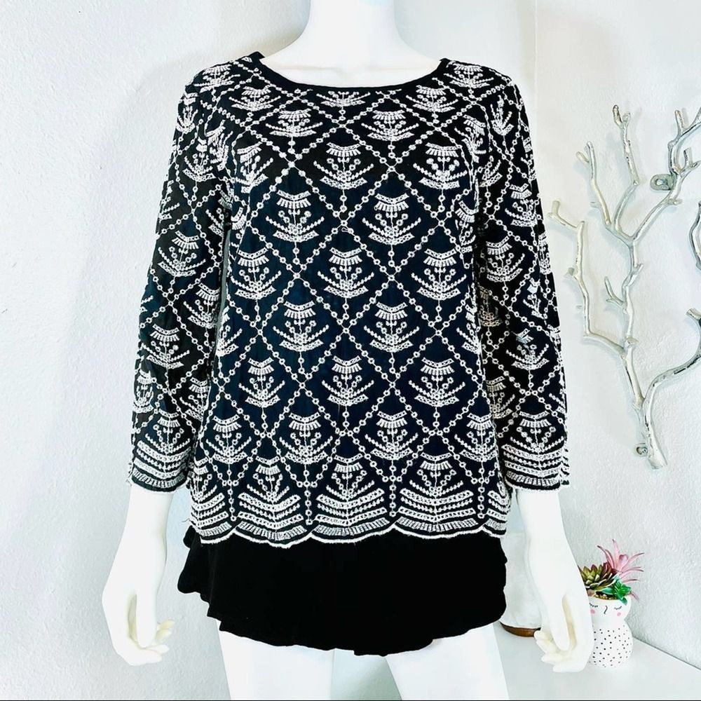 GAP Black White Long Sleeve Eyelet Embroidered Blouse